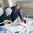 Erdogan rend visite aux victimes des séismes soignées dans un hôpital à Ankara