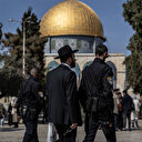 İsrail polisi korumasındaki fanatik Yahudiler Mescid-i Aksa'ya baskın düzenledi