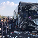 Adana'da otobüs kamyona çarptı: İki kişi hayatını kaybetti 6 kişi yaralandı