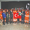 Pakistan ekibi alkışlarla uğurlandı: 33 kişiyi enkazdan kurtardılar