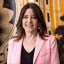 ABD'li ünlü yazar Marianne Williamson 2024 başkanlık seçimlerine aday olacağını söyledi