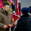 Zelenskiy savaşın yıl dönümünde Ukraynalı asker ve ailelerine devlet nişanı takdim etti