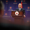 Cavusoglu mène un trafic diplomatique intense depuis les violents séismes