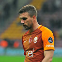 Podolski'den depremzedeler için 2 milyon
