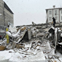 Malatya'da kurtarma çalışması yapan ekipler enkazın altında kaldı