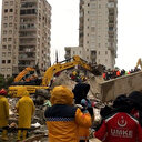 Adana'da 17 katlı bina çöktü