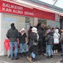 Balıkesir'de vatandaşlar deprem bölgesi için kan bağışı yapıyor