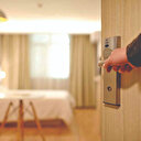 Yüzlerce otel vatandaşın emrinde
