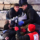 Séismes/Türkiye: Un bébé de 7 mois sorti vivant des décombres après 57 heures