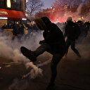 Manifestation contre la réforme des retraites: De vives tensions dans le cortège parisien