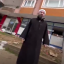 Marketi yağmalayanları “Olmaz haramdır” diyerek engelledi