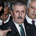 Destici'den Akşener'e: Hanımefendi milleti kandıracağını zannediyor