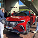 Vatandaşlardan TOGG başında fiyat değerlendirmesi: Orta gelirliler de satın alabilir