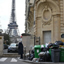 Paris sokaklarında çöp yığınları gündelik hayatın bir parçası haline geldi