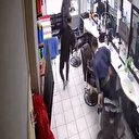 Bolu'da depreme berberde yakalanan vatandaşların yaşadığı panik kamerada