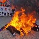 France: Une effigie de Macron incendiée en place publique