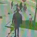 Bindikleri taksiyi gasp etmeye çalışırken tuzağa düştüler: Meydan dayağı kamerada