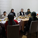 Emine Erdoğan depremzede ailenin evinde iftar yaptı