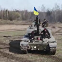Reznikov 'Challenger 2' tankıyla sürüş testi yaptı