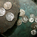 De la mythologie aux cryptomonnaies, une exposition à Paris sur l'argent dans l'art