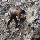 Enkazda günlerdir Kabe örtüsünü arıyorlar