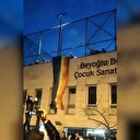 Çocuk Sanat Atölyeleri merkezini basıp LGBT paçavrası astılar