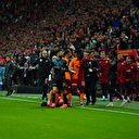 Galatasaray'dan kırmızı kart tepkisi: Emre Akbaba'nın hareketi tartışılıyor