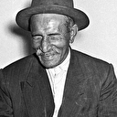 Bu sergide parmak izi bile var