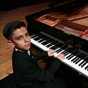 Un jeune pianiste turc de 11 ans remporte la première place au Concours International Mozart
