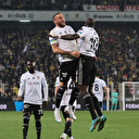 Cenk Tosun'un sözleşmesi uzadı