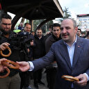 Bakan Varank Bursa'da vatandaşlarla bayramlaştı