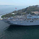 TCG Anadolu ziyaretçilerini gururlandırıyor