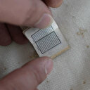 Un des plus petits Corans au monde conservé par une famille en Albanie