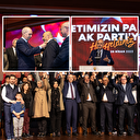 Zafer Partisi'nden istifa eden 300 kişi AK Parti'ye katıldı: Numan Kurtulmuş partililere rozet taktı