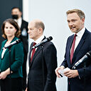 Almanya'da kurulan koalisyon hükümetinin oy oranı azaldı