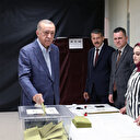 Cumhurbaşkanı Erdoğan oyunu kullandı: Türk demokrasisi için hayırlısıyla bir geleceği Rabbimden niyaz ediyoruz