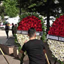 Şehit yakınları Kılıçdaroğlu'nun gönderdiği çelengi parçaladı