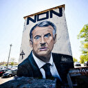 France: des portraits de Macron grimé en Hitler de nouveau exposés, une enquête ouverte