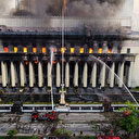 A Manille: un gigantesque incendie ravage un bureau de poste historique