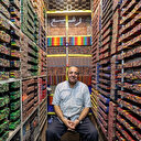 Au bazar de Téhéran, une vie à célébrer les crayons de couleur