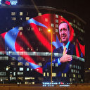 Katar'ın başkenti Doha'daki The View Hastanesi'ne Cumhurbaşkanı Erdoğan’ın fotoğrafı ve Türk Bayrağı yansıtıldı
