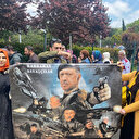 AK Parti mitinginde vatandaş mesajını pankartlar ile verdi: Ekrem’e konum atın İstanbul’u bulamamış