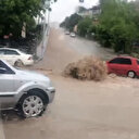 Ankara sele teslim: Rögar kapaklarından sular taştı 