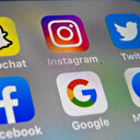 Le pouvoir des réseaux sociaux: impact sur l'influence des journalistes chez les jeunes