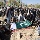 Une ville pakistanaise pleure 24 des siens portés disparus dans le naufrage en Grèce