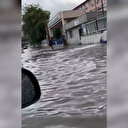 Ankara'da bilindik görüntüler: Kısa süreli yağış Çankaya Sıhhiye'yi göle çevirdi