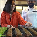 Kurban Bayramı yaklaşırken burnu sızlayan Sevcan Orhan sıra et yemeye gelince çok mutlu