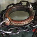 Inde: des travailleurs enchaînés et réduits à l'esclavage pour dettes