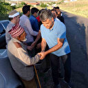 Yarım asırdır toplu bayramlaşma geleneğini sürdürüyorlar: Küskünlük ve kırgınlıklar sona eriyor