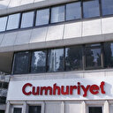 Cumhuriyet Vakfı'ndan Cumhuriyet Gazetesi hakkında suç duyurusu: Kasıtlı haber yapma karşılığında çikolata kutuları içinde para alındı